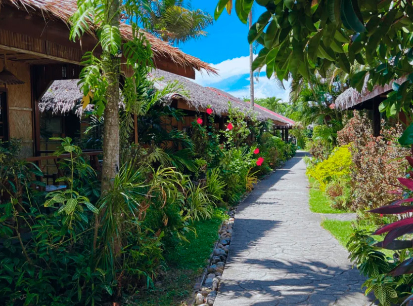 RESORT-WALKWAY-1